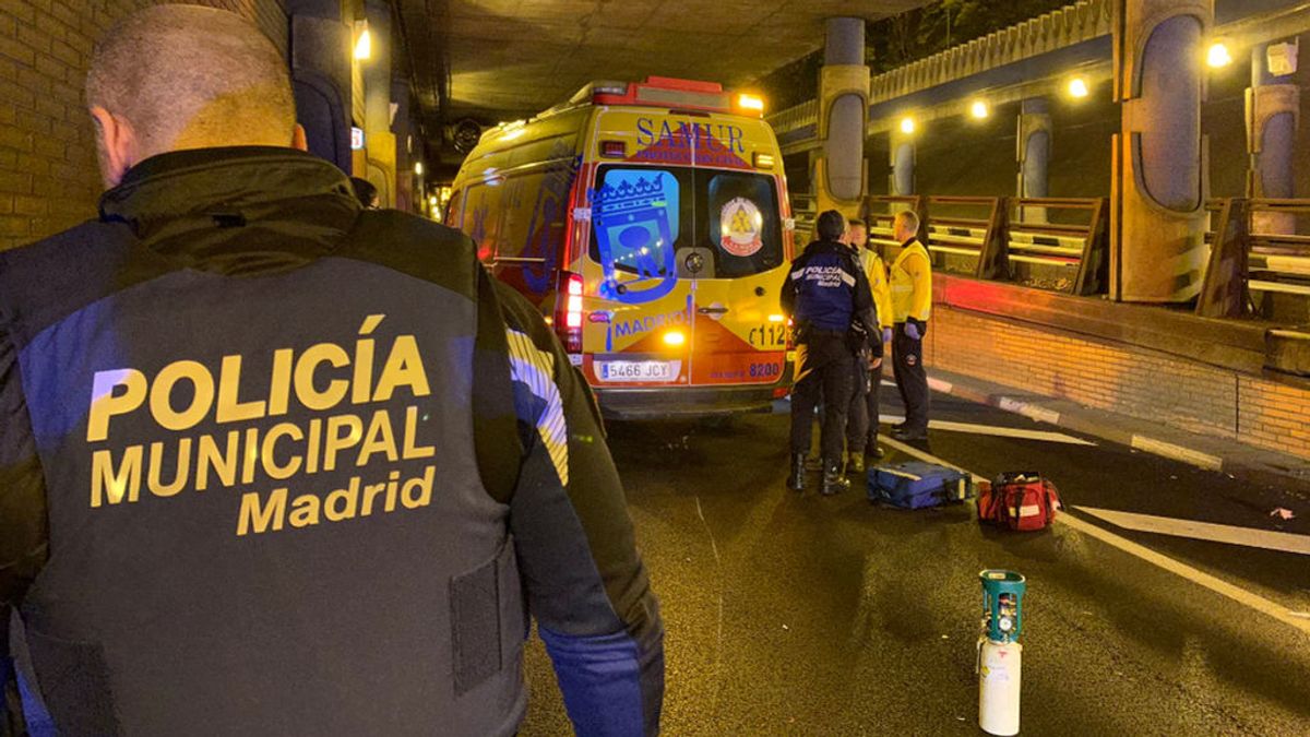 Grave accidente de un motorista de 23 años en Madrid al perder el control en un túnel