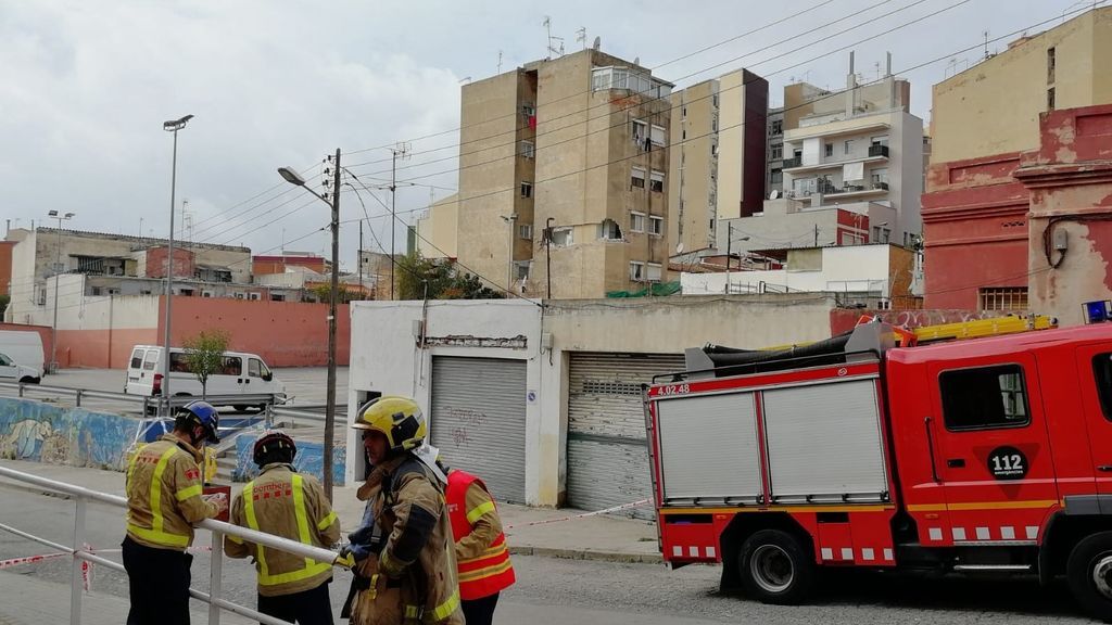 14 fincas desalojadas en Badalona por temor al derrumbe de un edificio 14 fincas desalojadas en Badalona por temor al derrumbe de un edificio