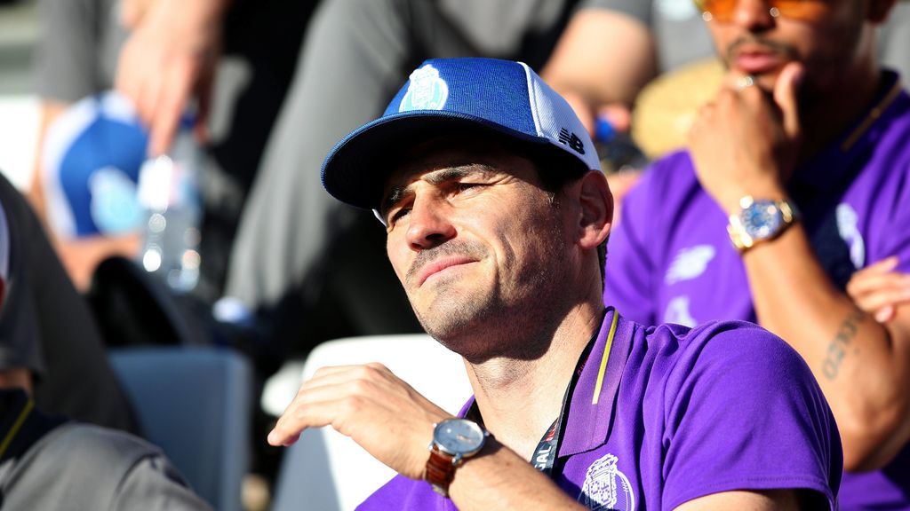 Iker Casillas ironiza con la derrota del Barça ante el Levante: "Vaya día de Halloween" Iker Casillas ironiza con la derrota del Barça ante el Levante: "Vaya día de Halloween"
