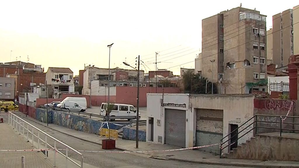 El informe de los bomberos ordena el derribo del edificio de cinco plantas con aluminosis en Badalona: 105 personas desalojadas