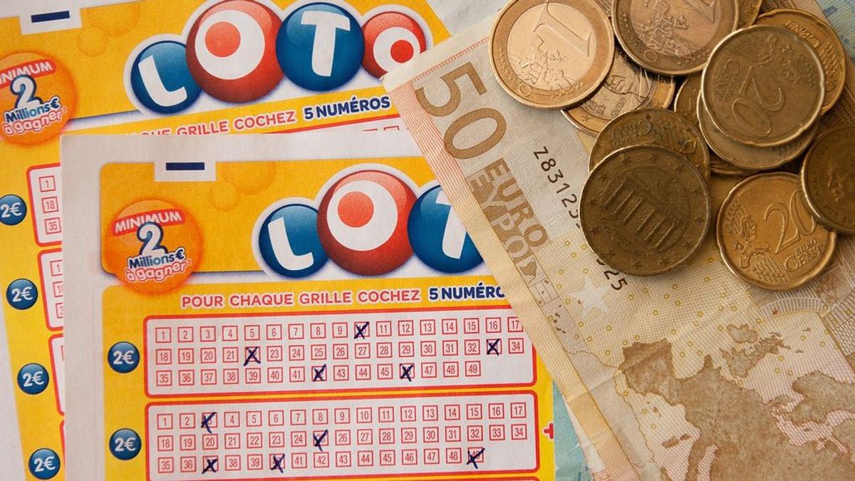 Una equivocación les convierte en millonarios: compran por erros  2 boletos de lotería iguales y les toca el premio