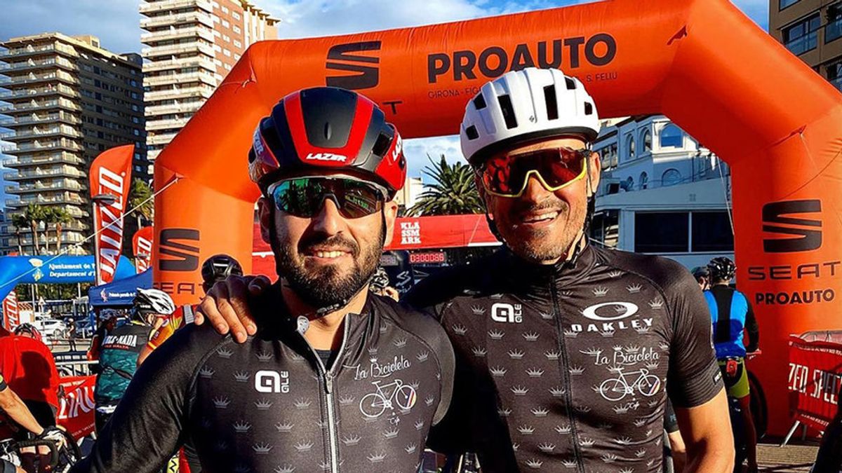 Aparece Luis Enrique en una prueba ciclista más de dos meses después de la muerte de su hija Xana Aparece Luis Enrique en una prueba ciclista más de dos meses después de la muerte de su hija Xana