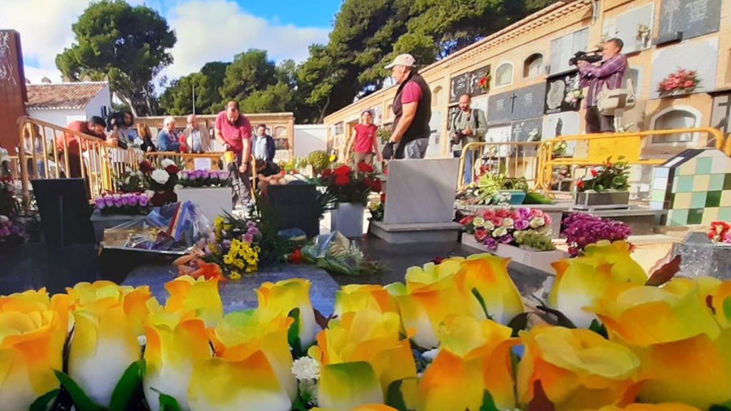 Inicio de los trabajos de exhumación de la fosa 100 del cementerio de Paterna Inicio de los trabajos de exhumación de la fosa 100 del cementerio de Paterna
