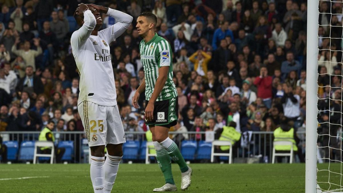 Zidane vuelve a dejar fuera de la convocatoria a Vinicius Zidane vuelve a dejar fuera de la convocatoria a Vinicius