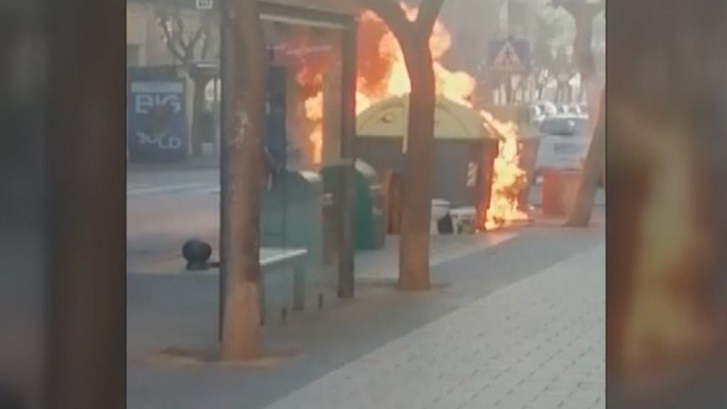 Detienen en Murcia a un hombre de 74 años que podría haber quemado 30 contenedores en una sola semana
