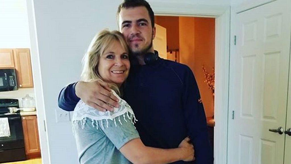 El mensaje de un hijo a su madre fallecida en la masacre de México: "Te quiero, mi dulce madre" El mensaje de un hijo a su madre fallecida en la masacre de México: "Te quiero, mi dulce madre"