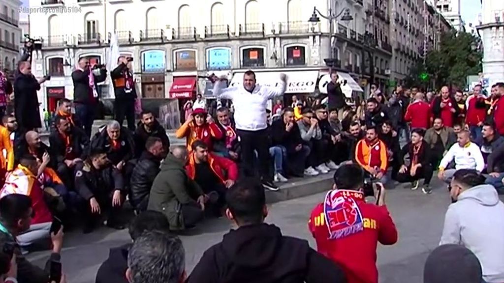 La afición del Galatasaray toma las calles de Madrid