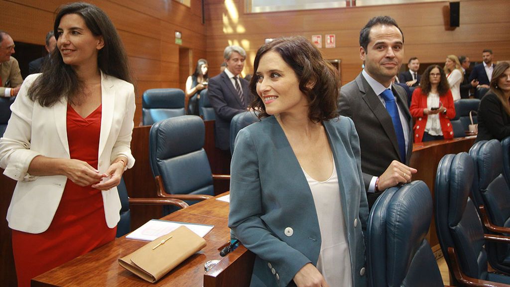 PP y Ciudadanos se unen a Vox para ilegalizar a los "partidos que atenten contra la unidad" de España PP y Ciudadanos se unen a Vox para ilegalizar a los "partidos que atenten contra la unidad" de España