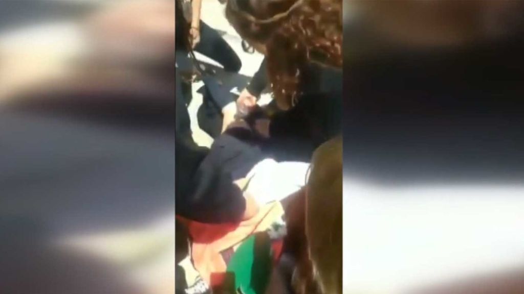 La policía dispara perdigones contra las alumnas de un colegio en Chile