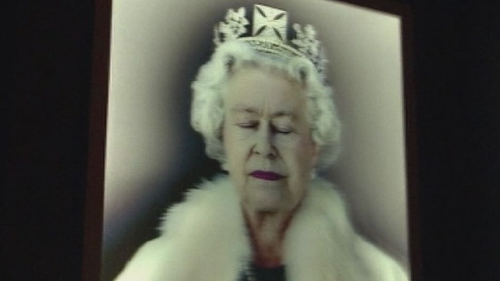Isabel II se convierte en la primera reina del mundo en dejar de comprar pieles de animales