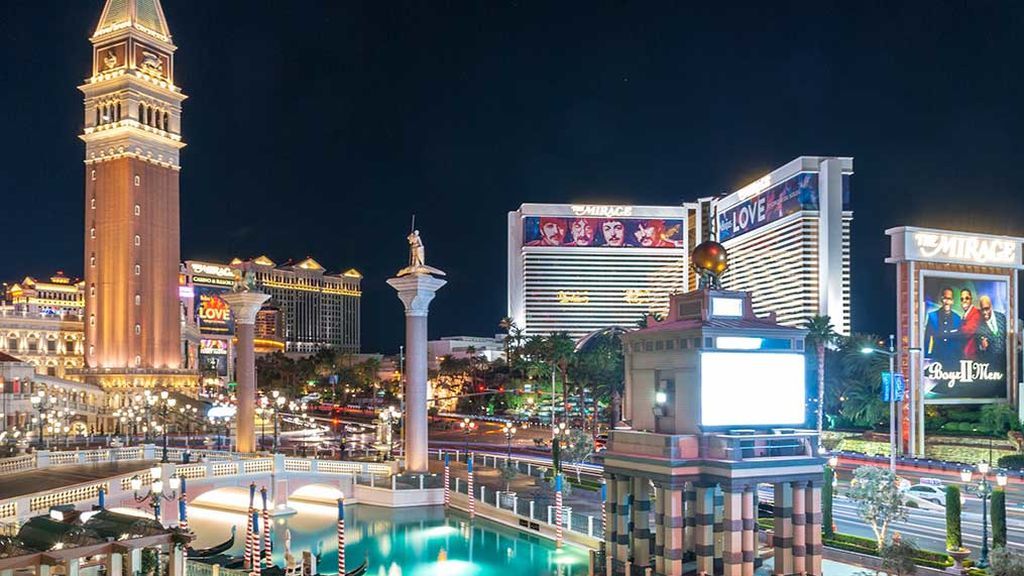 Las Vegas declara la "guerra al pobre": multas a los 'sintecho' que duerman en la calle Las Vegas declara la "guerra al pobre": multas a los 'sintecho' que duerman en la calle