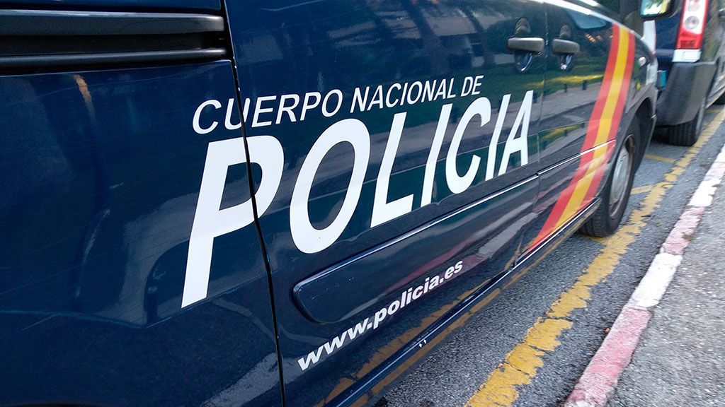 Detenido por encerrar a sus hijas durante tres días en su oficina Detenido por encerrar a sus hijas durante tres días en su oficina