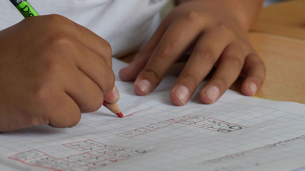 Mariví, víctima de abusos sexuales en un colegio religioso: “Se metía en mi cama, todavía recuerdo el tacto de su hábito” Mariví, víctima de abusos sexuales en un colegio religioso: “Se metía en mi cama, todavía recuerdo el tacto de su hábito”