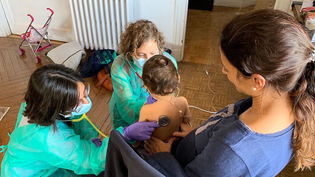 El equipo sanitario llega a casa de Sol