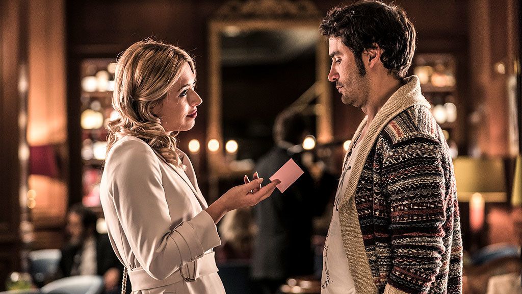 Álex García se mete en la piel de un multimillonario