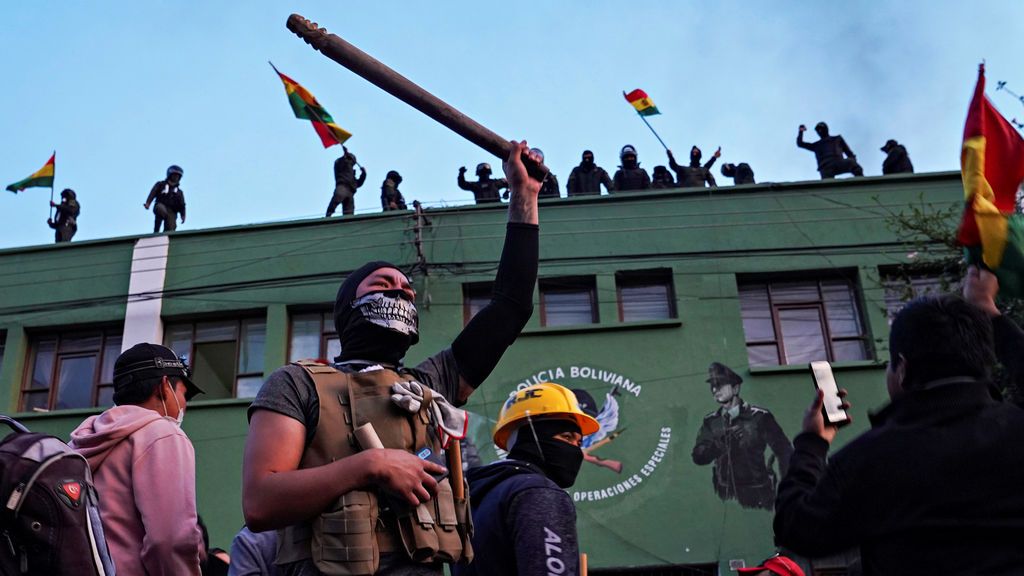 Crece la tensión en Bolivia tras los motines de varias unidades policiales