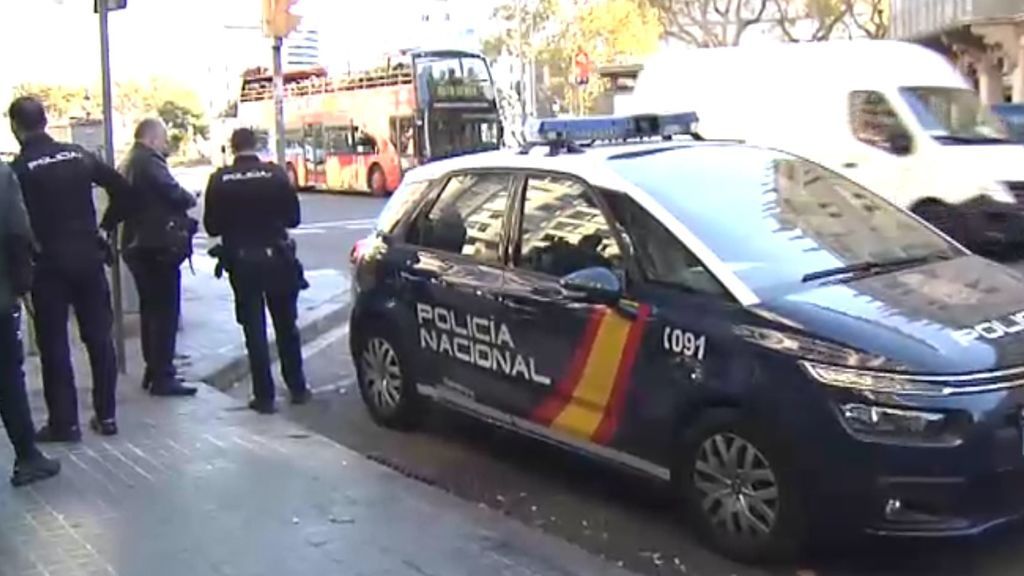 Miles de policías custodian Cataluña ante las elecciones generales