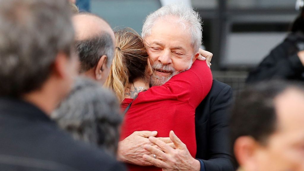 Lula sale de prisión