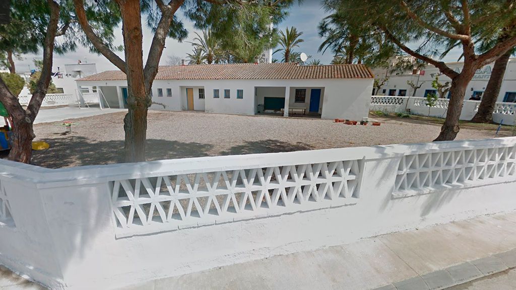 Detenido un hombre con una pistola cargada y una navaja en un colegio electoral de Tarragona Detenido un hombre con una pistola cargada y una navaja en un colegio electoral de Tarragona