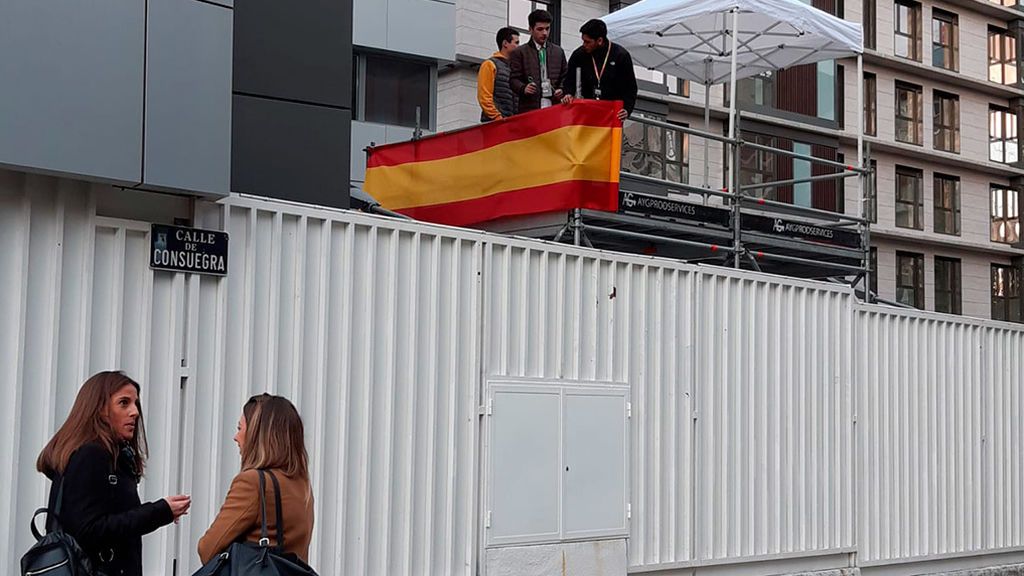 Vox impide la entrada a su sede a los medios de Prisa Vox impide la entrada a su sede a los medios de Prisa