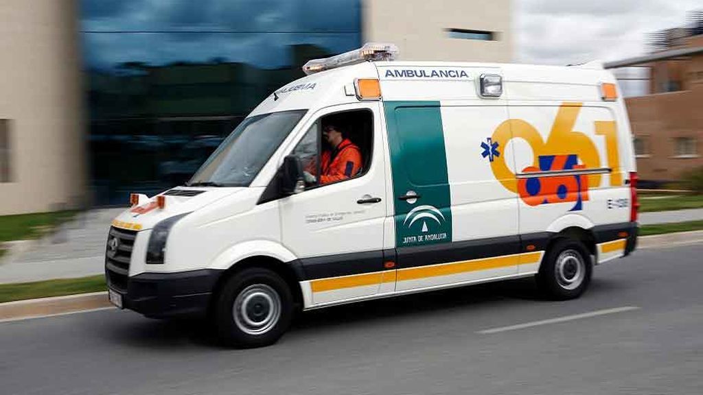 Fallece una mujer tras desmayarse en un colegio electoral de Vélez de Benaudalla (Granada) cuando iba a votar Fallece una mujer tras desmayarse en un colegio electoral de Vélez de Benaudalla (Granada) cuando iba a votar