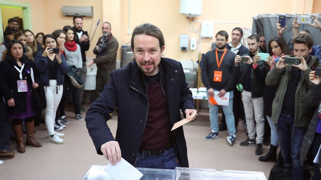 Iglesias tiende la mano al PSOE el día de las elecciones