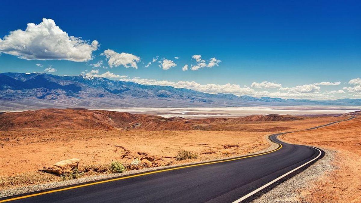 Padre e hija secuestran, violan y abandonan en el desierto a una mujer Padre e hija secuestran, violan y abandonan en el desierto a una mujer