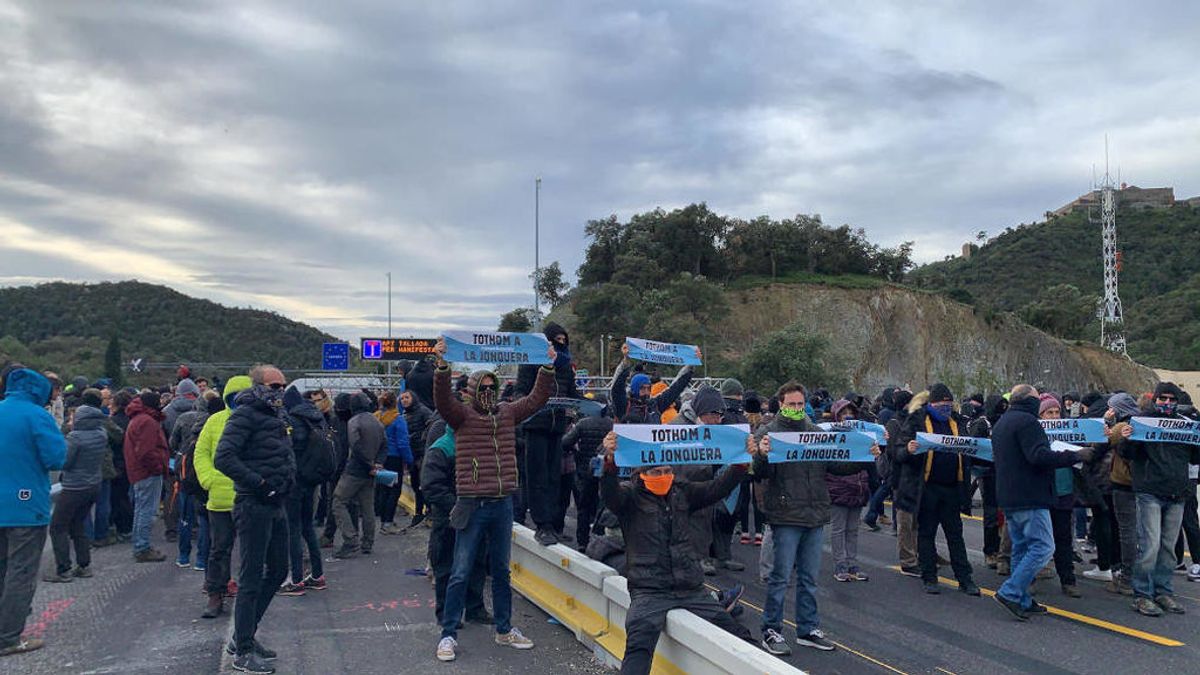 Las pérdidas del bloqueo de la Junquera ya superan los 5 millones de euros Las pérdidas del bloqueo de la Junquera ya superan los 5 millones de euros