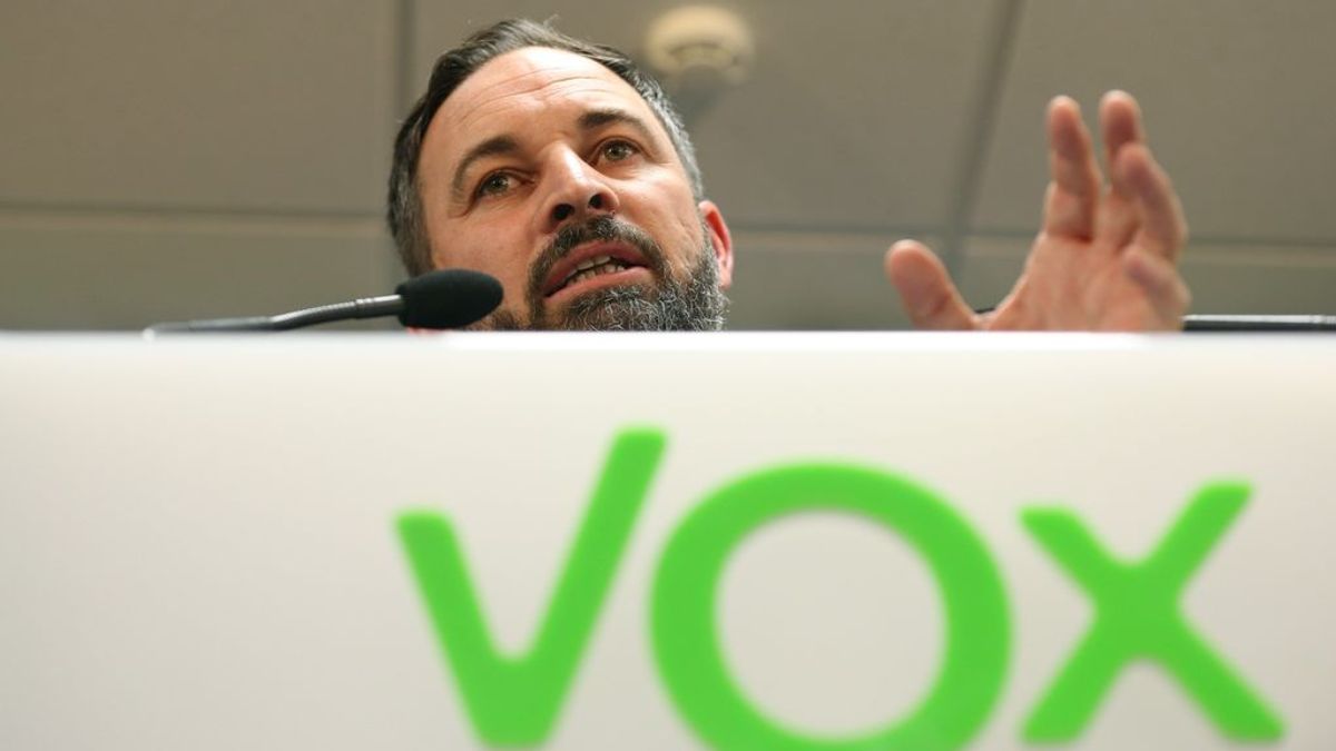 Abascal invita a PP y Cs a abstenerse y se desentiende de la gobernabilidad: "No es responsabilidad de Vox"