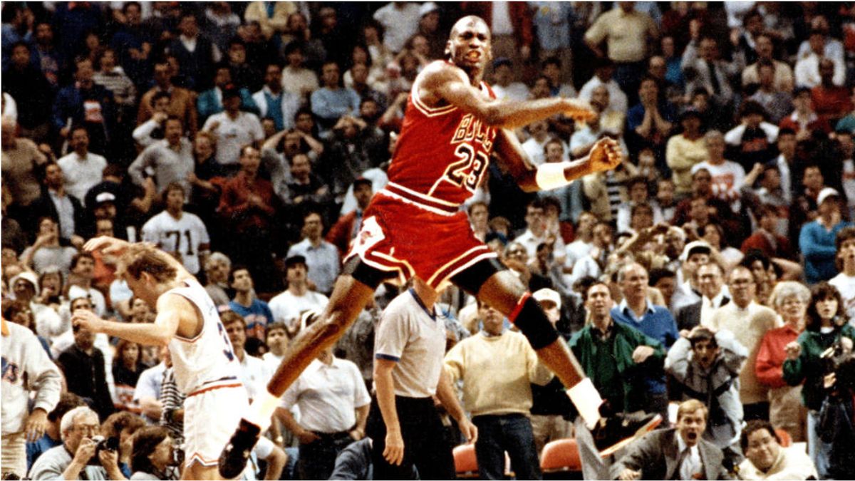 El día que Michael Jordan metió 52 puntos después de tomarse diez cervezas: "Estuvimos bebiendo y se fue a jugar" El día que Michael Jordan metió 52 puntos después de tomarse diez cervezas: "Estuvimos bebiendo y se fue a jugar"
