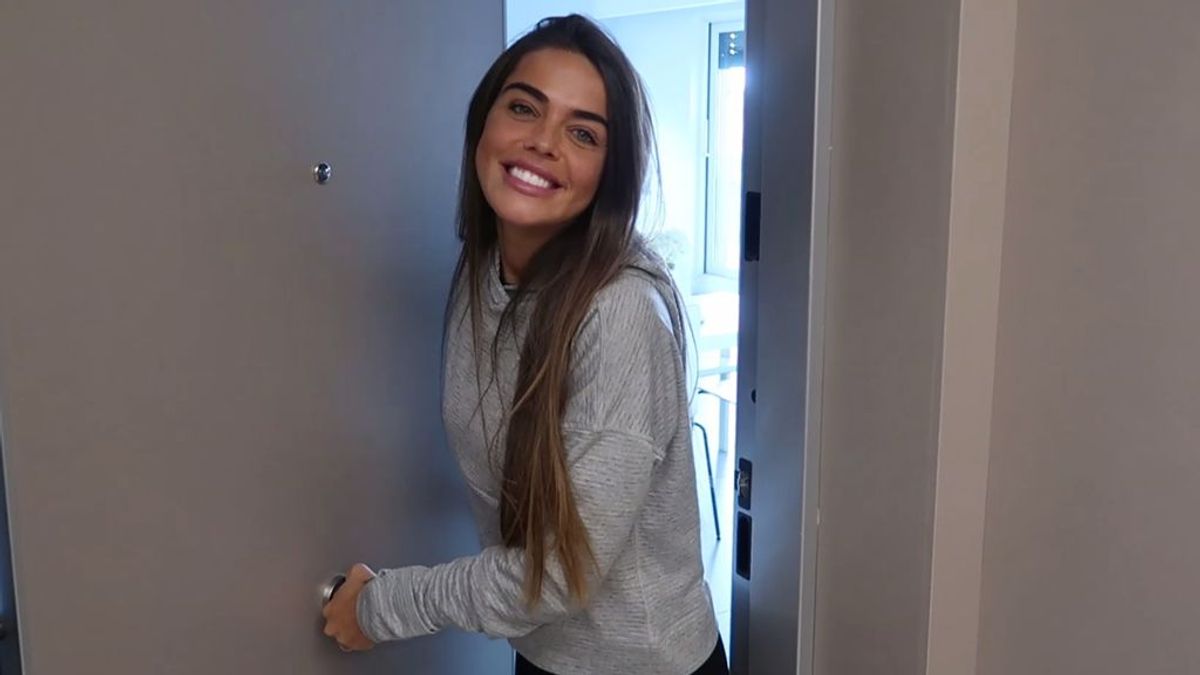 Violeta Mangriñán 'MyHyV' abre las puertas de su nueva casa con Fabio y la enseña: "Tengo vecinos futbolistas"