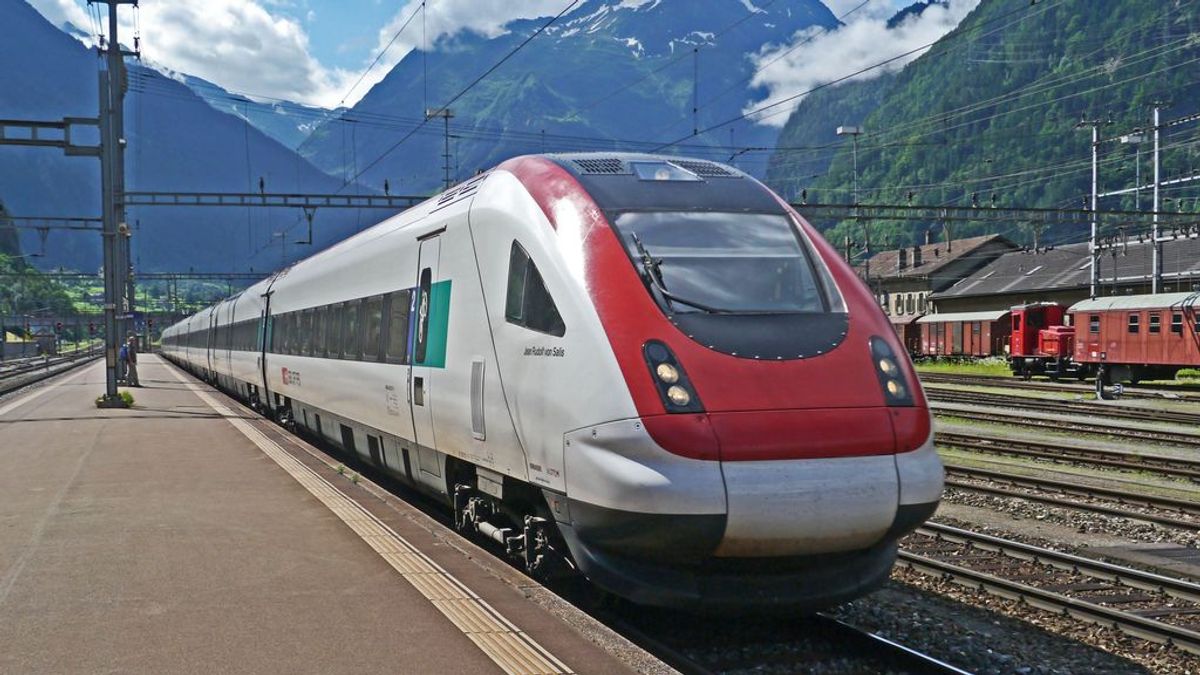 Aumenta el número de viajeros que utilizan el avión, el AVE y el metro Aumenta el número de viajeros que utilizan el avión, el AVE y el metro
