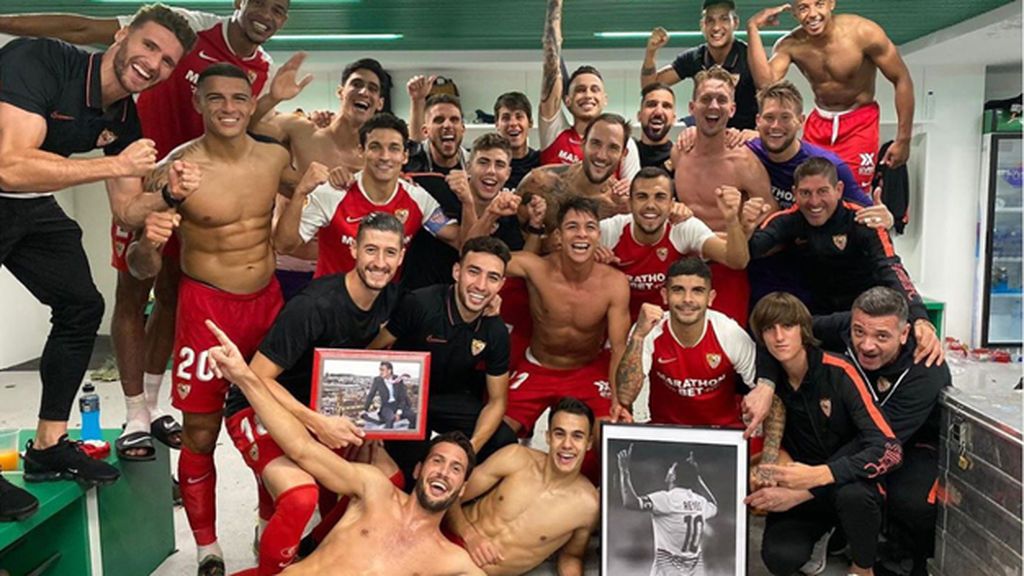 El Sevilla dedica la victoria ante el Betis a José Antonio Reyes: “Va por ti” El Sevilla dedica la victoria ante el Betis a José Antonio Reyes: “Va por ti”
