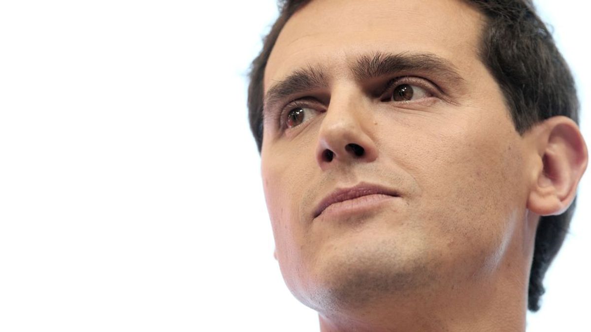 El adiós de Rivera: un "patriota" para el PP pero un "irresponsable" para PSOE e IU El adiós de Rivera: un "patriota" para el PP pero un "irresponsable" para PSOE e IU
