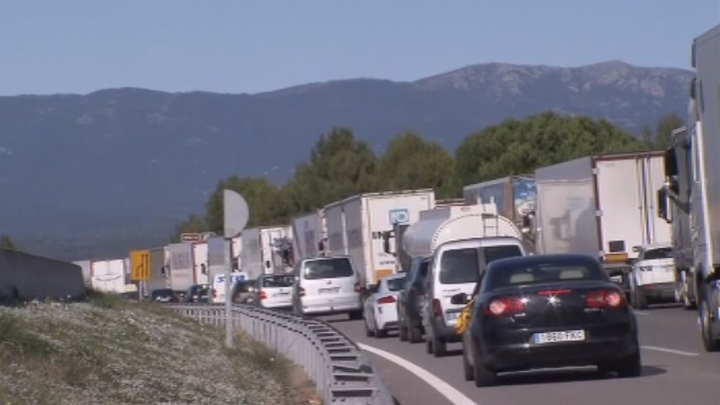 Los camioneros, a punto de estallar:  Cada día de bloqueo se pierden 1,5 millones de euros