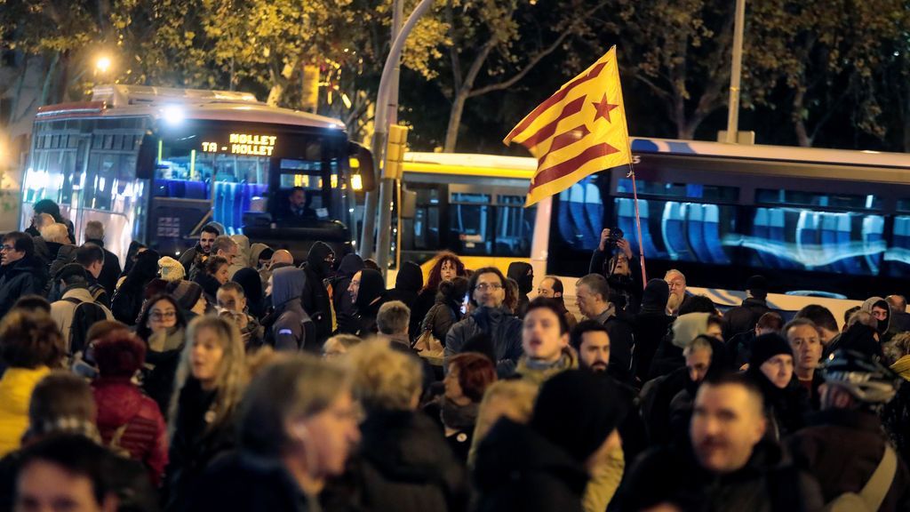 Los independentistas radicales cortan los accesos a Barcelona