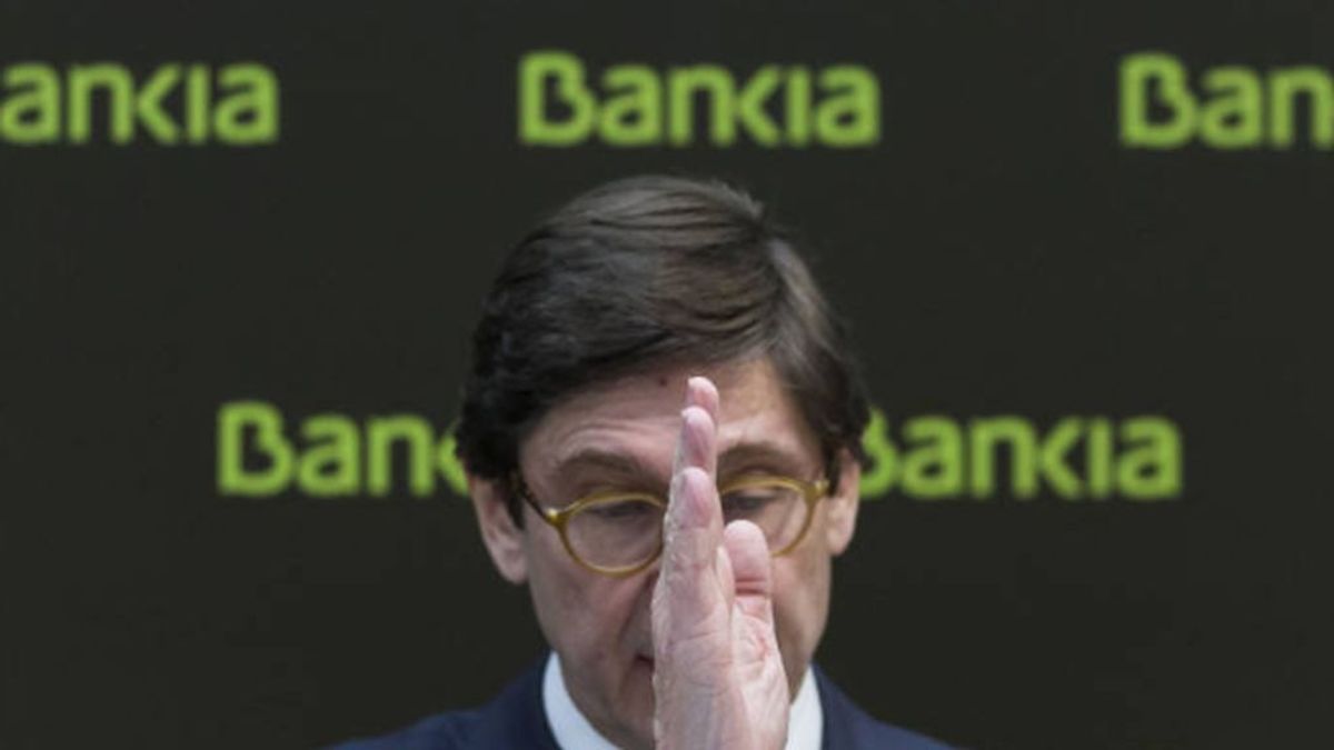 Los sindicatos aplauden el acuerdo mientras que la bolsa cae y Bankia se despeña