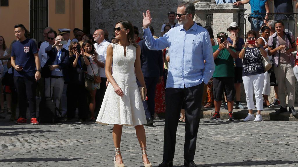El rey, en guayabera por la Habana Vieja en la primera jornada de la histórica visita de Estado