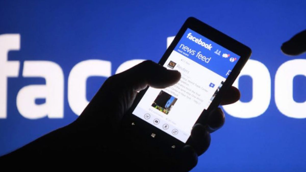 Facebook rectifica el fallo que permitía espiarte a través de la cámara de tu móvil