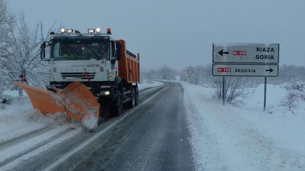 Conducir con nieve: Diez cosas esenciales que no solemos hacer y si nos pilla la nevada ya es tarde