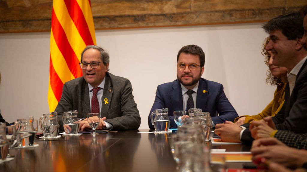 El independentismo pone como requisito crear una mesa de partidos para investir a Sánchez El independentismo pone como requisito crear una mesa de partidos para investir a Sánchez