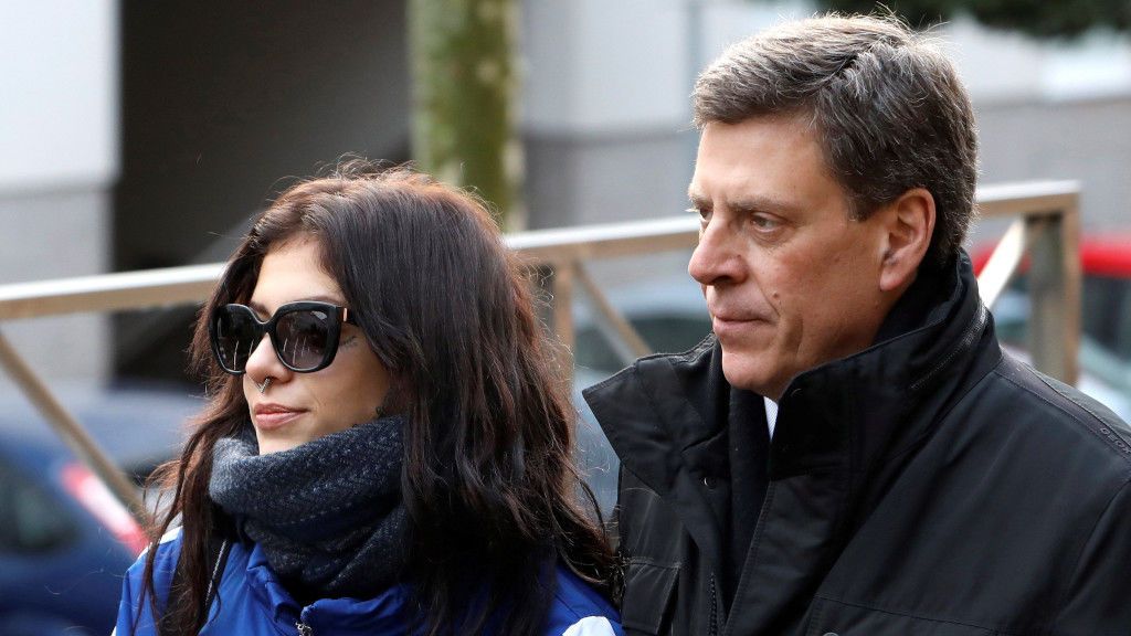 Valeria y Juan Carlos Quer, llegando a los juzgados