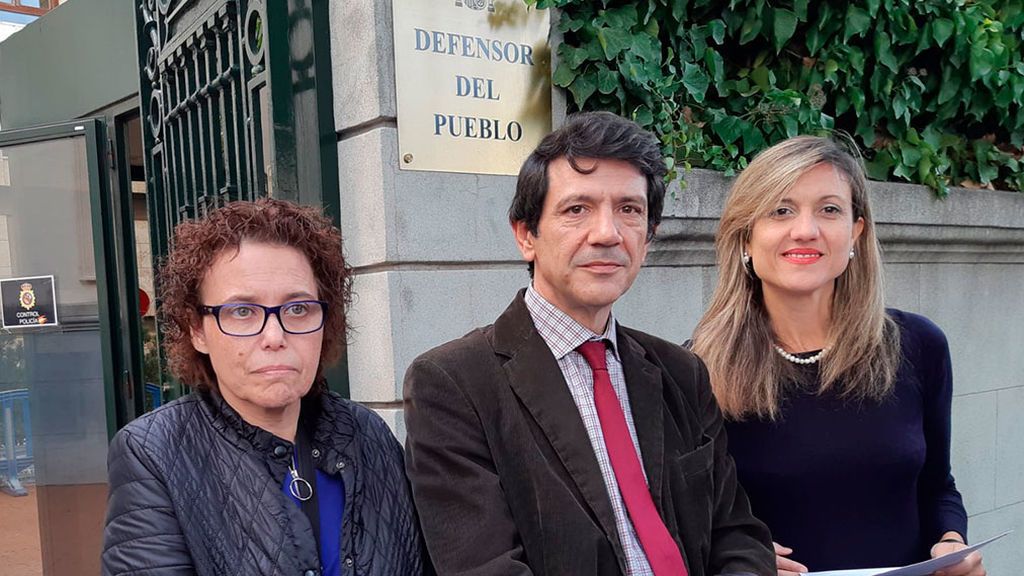 Docentes catalanes se quejan ante el Defensor del Pueblo de que sus universidades "vulneran" la libertad ideológica Docentes catalanes se quejan ante el Defensor del Pueblo de que sus universidades "vulneran" la libertad ideológica