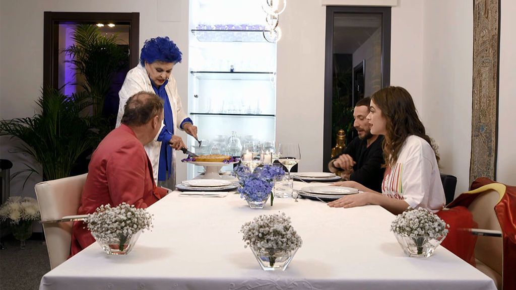 El “espagueti en bizcocho” de Lucía Bosé a Pablo Carbonell le parece “una bazofia”