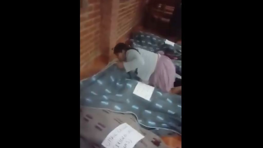 El lloro desconsolado de una madre junto al cadáver de su hijo en Bolivia: "No me digas que estás muerto, papito"