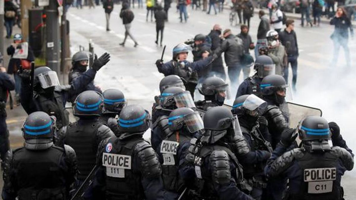 Enfrentamientos en París durante el primer aniversario de las protestas de los 'chalecos amarillos'