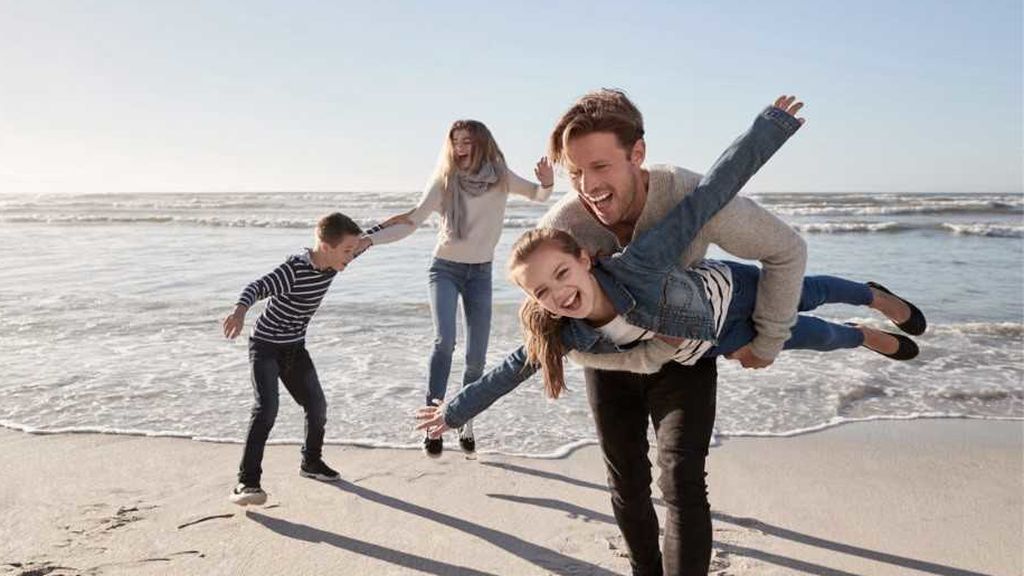 Familia en la playa