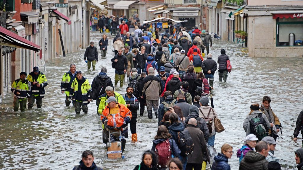 Venecia se inunda por tercera vez: los daños por el 'acqua alta' llegan a los 1.000 millones de euros Venecia se inunda por tercera vez: los daños por el 'acqua alta' llegan a los 1.000 millones de euros