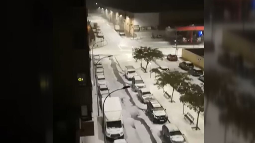 Una gran granizada inunda las calles de Melilla