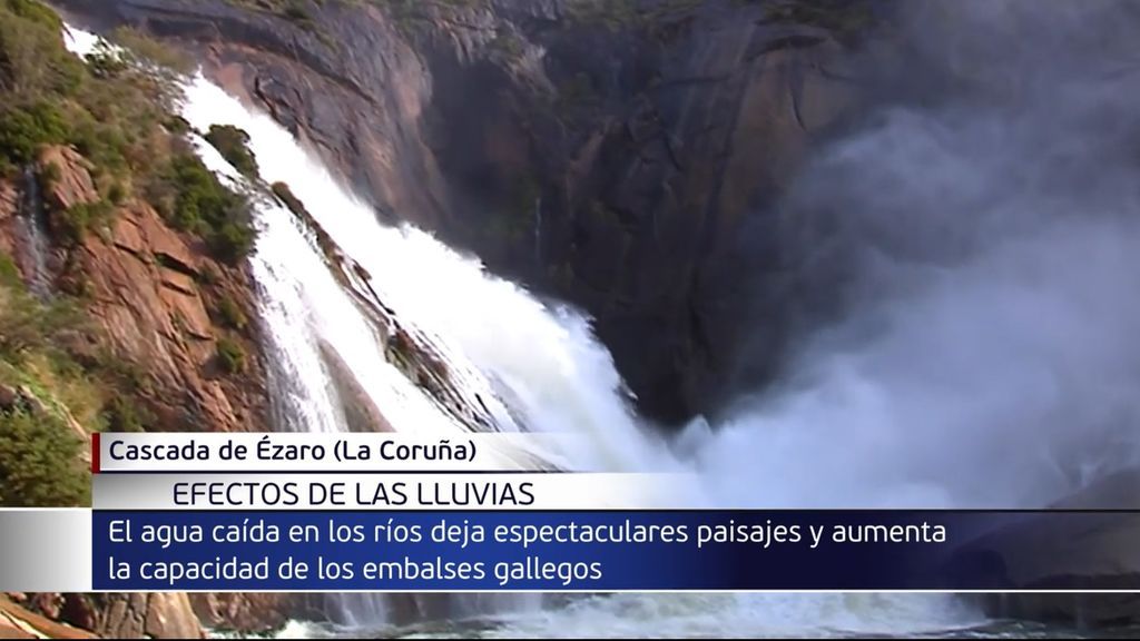 La cascada de Ézaro, en Galicia, luce espectacular tras las lluvias otoñales